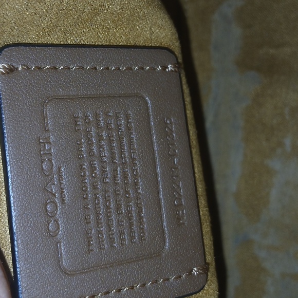 Coach Pepper - Picture 11 of 16